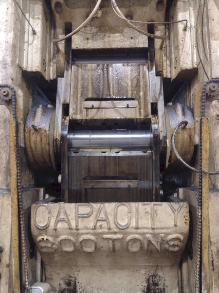 800 TON BLISS MODEL #26 KNUCKLE JOINT PRESS, 2.5" STROKE: STOCK #21707