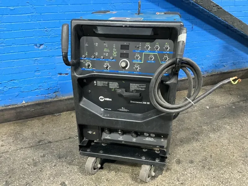 Miller 250 A Welder - Syncrowave 250 Dx