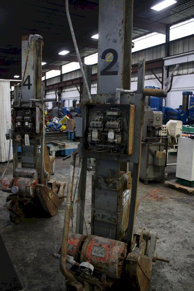 SET OF (2) 35 TON PORTABLE WHITING RAIL CAR JACK: STOCK #75655