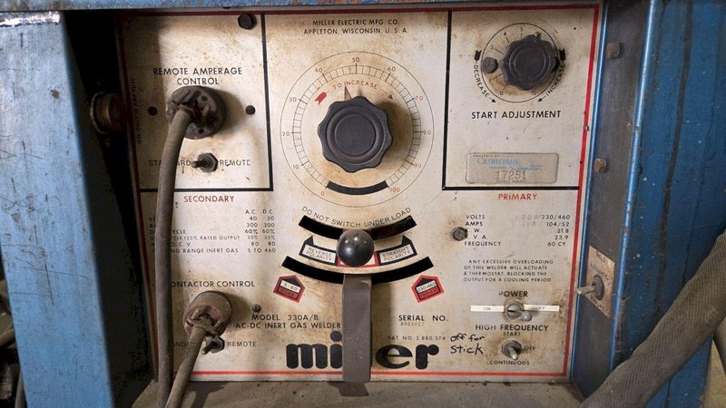 MILLER 330A/BSP AC-DC INERT GAS WELDER USED