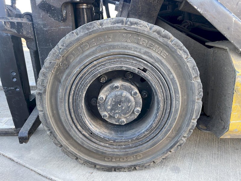 4,000 LBS YALE PROPANE FORKLIFT: STOCK #75781
