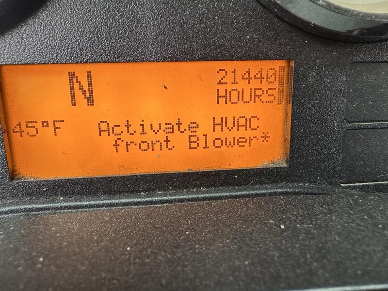 International LF687 Sleeper Truck, 2016 – 1.1 Million Miles – Cummins ISX – Tandem Axle Highway Tractor