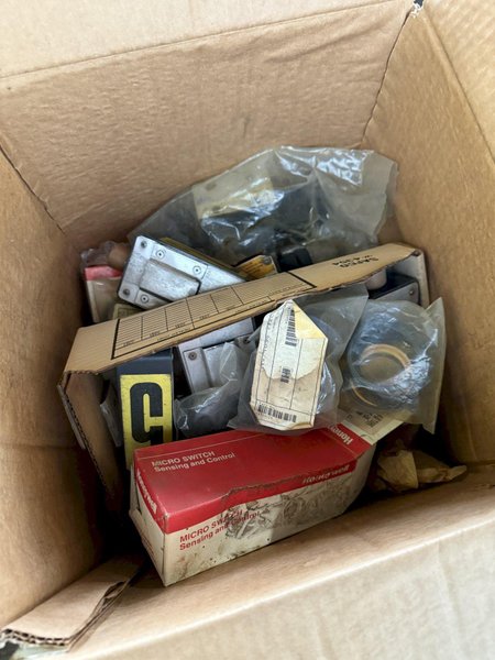 BRUDI HYDRAULIC PALLET CHANGER / LOAD TRANSFER STATION. STOCK # 0445925.