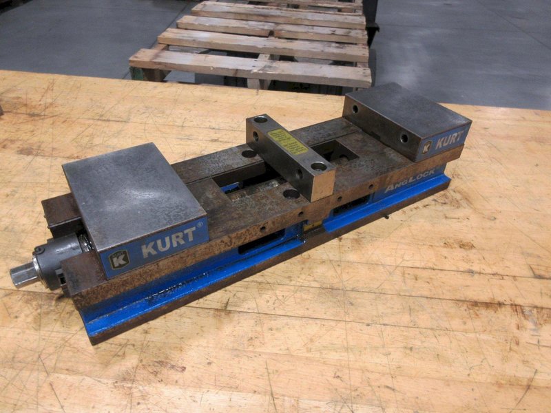 Kurt HDL-6 6" Heavy Duty Machine Vise- Auction Item