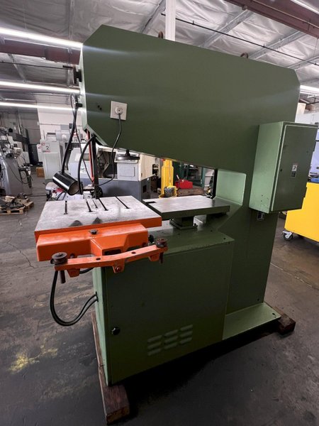 DAKE VH-40 VERTICAL BANDSAW VARIABLE SPEED WITH BLADE WELDER