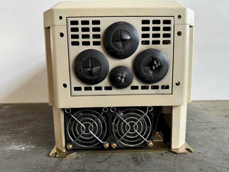 Yaskawa CIMR-G5U27P5 Inverter Drive, 3-Phase, With JVOP-130U Operator