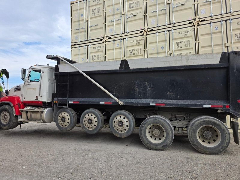 Western Star 4700 Dump Truck, 2016 – Detroit Diesel, Heavy-Duty Class 8 Vocational Dump w/ Steel Dump Body