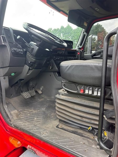 2019 International LT625 3HSDZAPR0KN125888