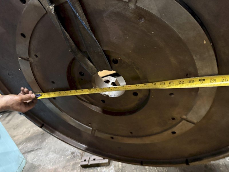 42” DIAMETER 4-JAW LATHE CHUCK WITH T-SLOTS: STOCK #21773