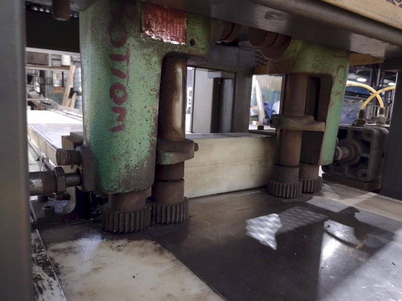 HORIZONTAL MOTORIZED CONVEYOR: STOCK #19562