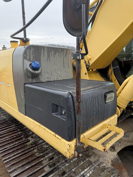 2013 KOBELCO SK210-9 EXCAVATOR W/ SPARE BUCKET. STOCK # 0429826