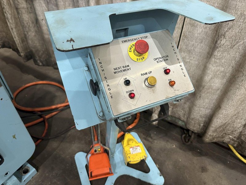 90 TON X 8' CINCINNATI CBII HYDRAULIC BRAKE: STOCK #76657