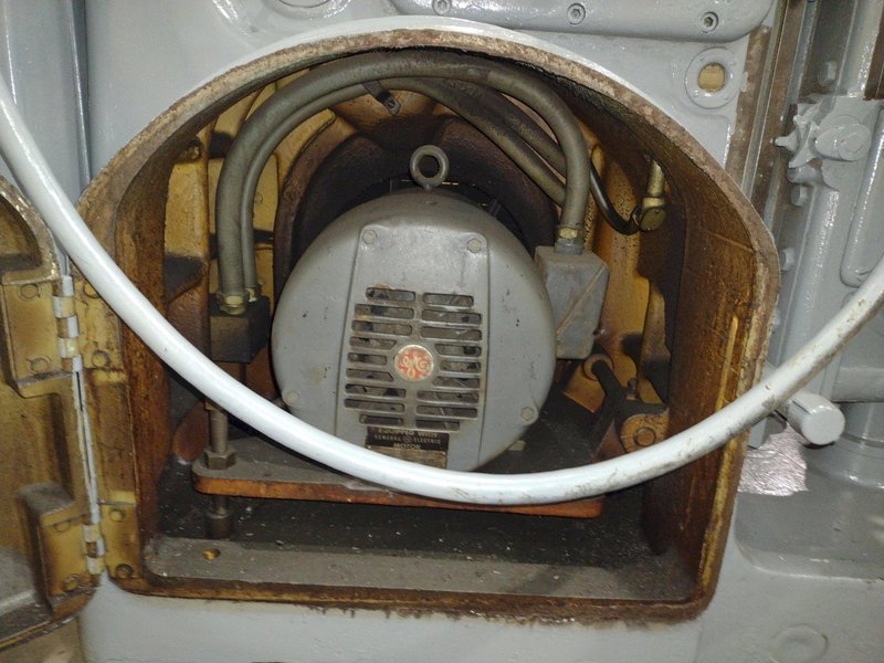 #3 KEARNEY &amp; TRECKER MILWAUKEE MODEL #3 VERTICAL MILLING MACHINE 64" x 13" x 10 HP: YOBRO #24458