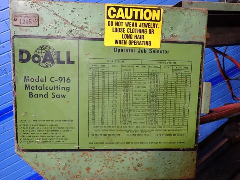 DOALL 24" X 8" HORIZONTAL BAND SAW  -  C-916