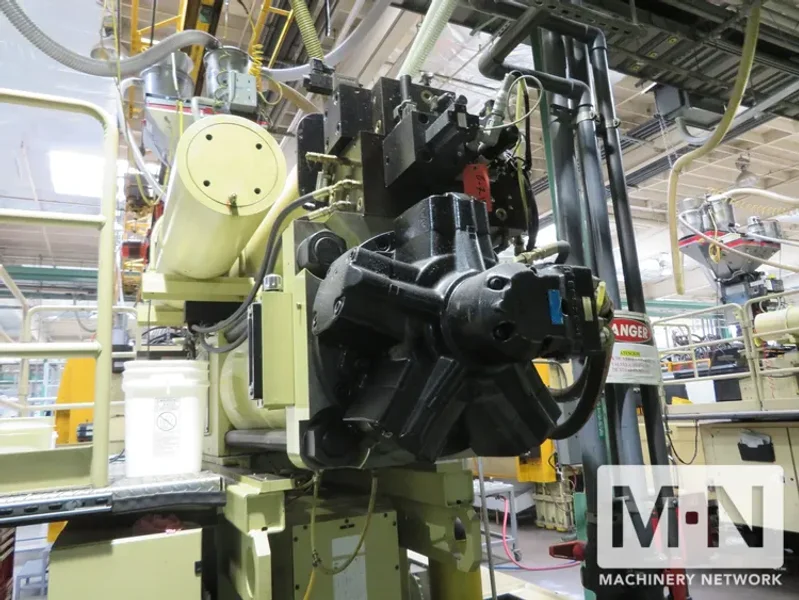 825 TON 132 OZ  HUSKY MODEL GL750GENRS120/100 INJECTION MOLDING MACHINE  MFG 1999