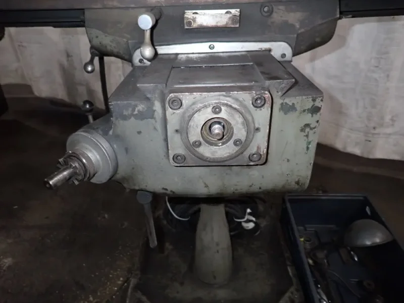 YEONG CHIN MACHINERY 9" X 42" VERTICAL MILL  -  YCM