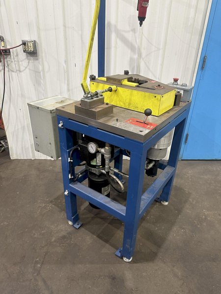 HYDRAULIC PIG TAIL PIN BENDER: STOCK #77892