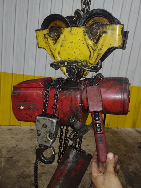 2 TON DAYTON MOTORIZED CHAIN HOIST: YOBRO 24665