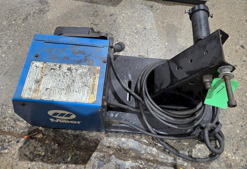 MILLER S-62 24V WIRE FEEDER USED