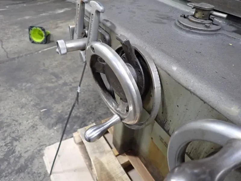 DOALL 18" X 6" SURFACE GRINDER   -  D618-7