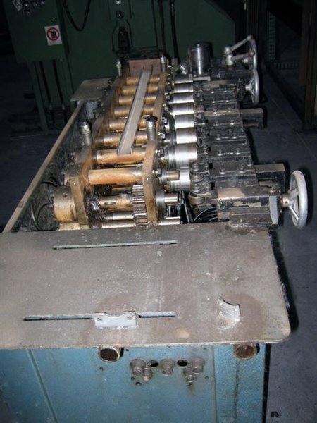 Lockformer 9 stations