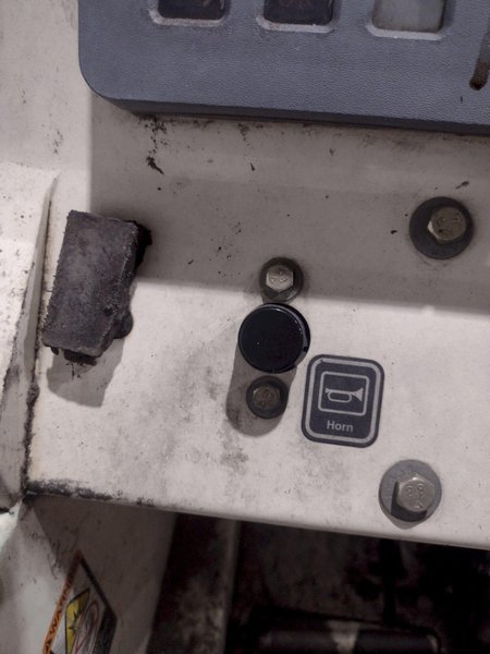 TENNANT 2400 FLOOR SCRUBBER: STOCK #18641