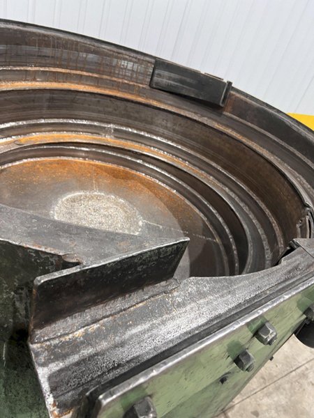 60" DIAMETER AIH VIBRATORY FEEDER BOWL FOR BILLIT BARS: STOCK #20809