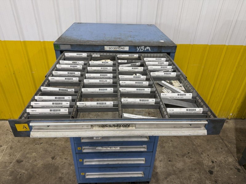 13 DRAWER x 30" x 28" x 59" HIGH LYON TOOL STORAGE CABINET: YOBRO #25394