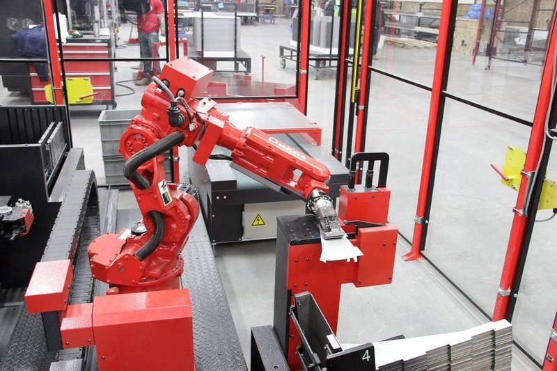 60 Ton x 4′ Amada EG6013 Automated Bend Cell, 2017 – 6 -Axis Robot, 7-Axis Backgauge