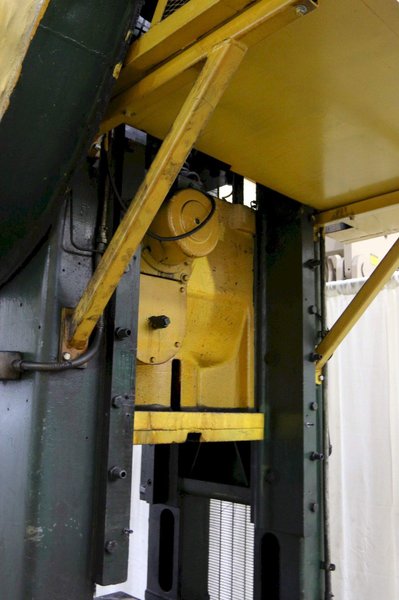 150 TON ERIE MODEL S1-150-27-33 SSSC PRESS: STOCK #71164