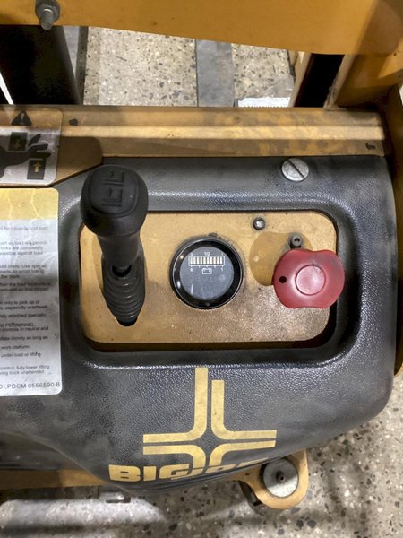 BIG JOE M-22-62 2200 lbs Capacity Electric Pallet Jack USED