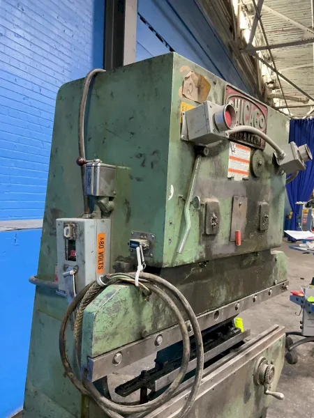 CHICAGO, DREIS, &amp; KRUMP 11 TONS PRESS BRAKE  -  131