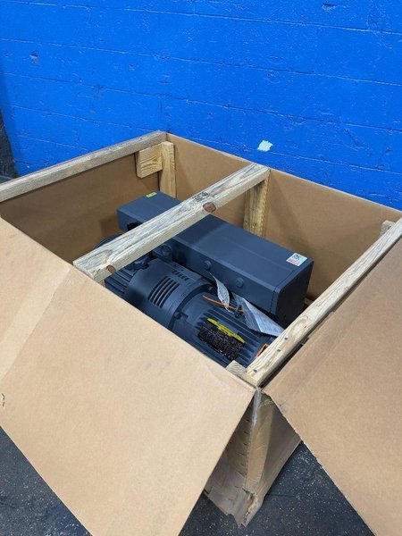 BUSCH 7.5 HP R5 RA0165.D VACUUM PUMP  -  RA0165.D506.CBXG