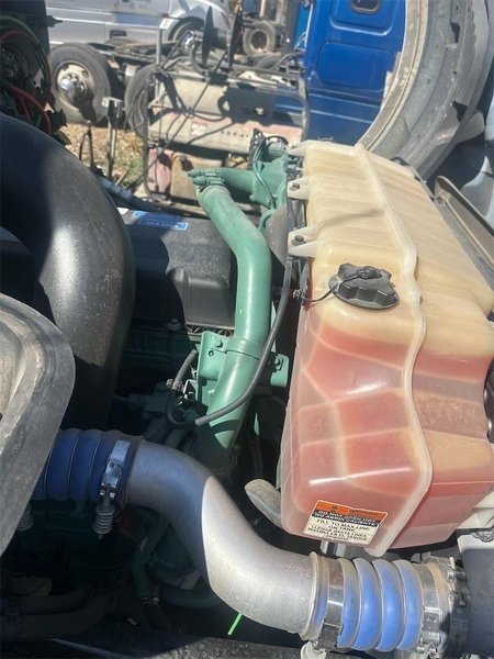 2023 Volvo VNL64T860 4V4NC9EJ5PN307510