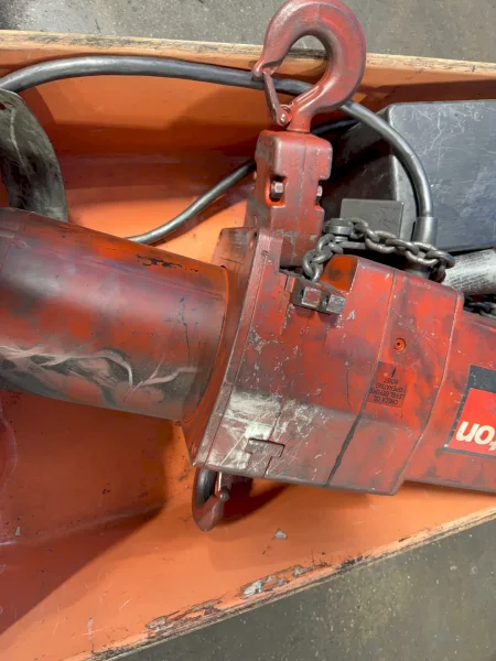 DAYTON 2 TON ELECTRIC HOIST   -  3YB77