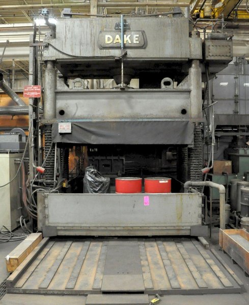 150 TON DAKE MODEL #18-467 4-POST DOWN ACTING HYDRAULIC SPOTTING PRESS. STOCK # 1265220