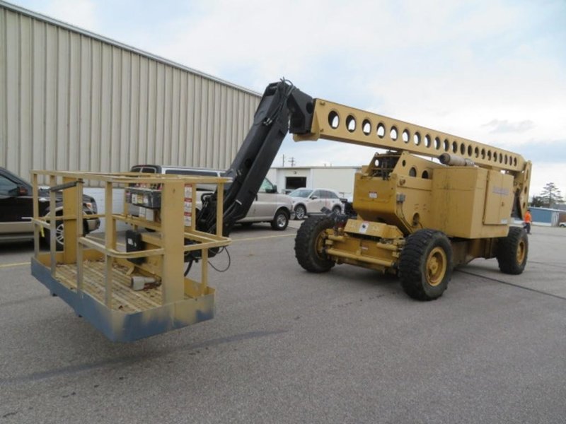 125' GROVE MODEL AMZ-131XT DIESEL POWERED OFF-ROAD MANLIFT: YOBRO #25206