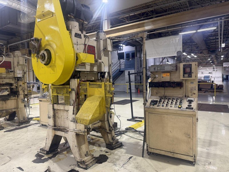 60 TON OAK MODEL #30-LP-60-604 STRAIGHT SIDE PRESS, STROKE 2", 80-240 SPM: YOBRO #26050