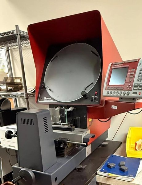 16" STARRETT Model HE400 Bench Top Optical Comparator, S/N 70065.