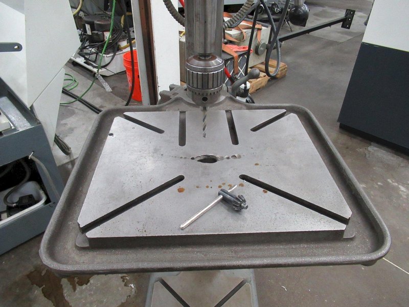 Walker Turner Drill Press, 15.5" x 18" Table, 70-400 RPM