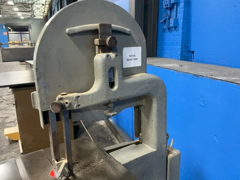 YATES 16”X8” VERTICAL BAND SAW