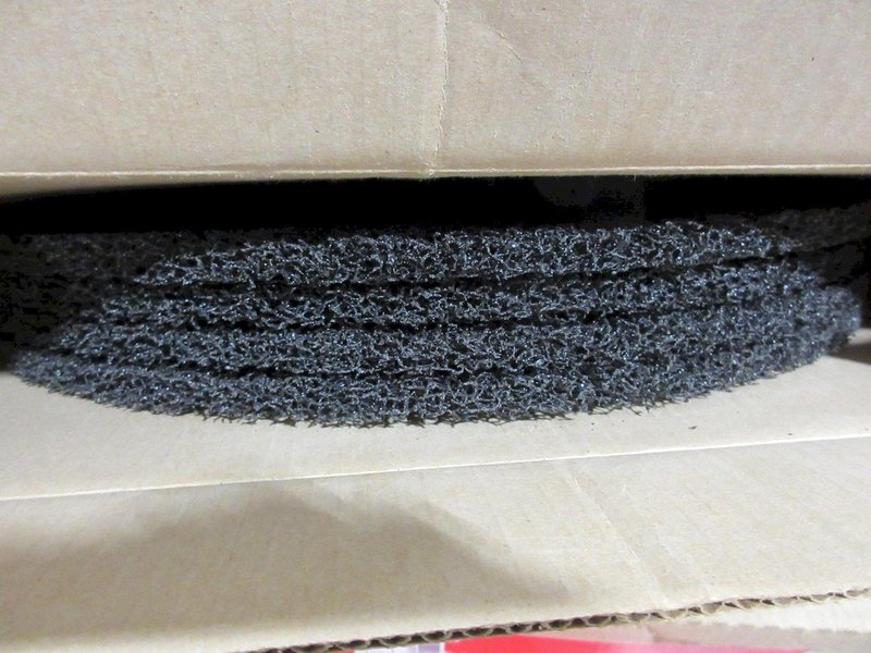 3M 7300 &amp; 5100, (4ea) 17" Stripping and Buffing Pads- Auction Item