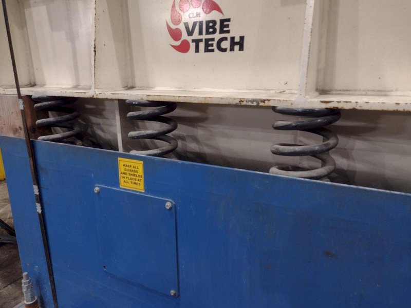 17 CUBIC FOOT VIBE TECH MODEL #VTHT-2472 TUB STYLE VIBRATORY FINISHER : YOBRO #25354