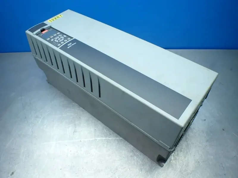 DANFOSS 30HP VLT HVAC DRIVE UNIT  -  131B4263