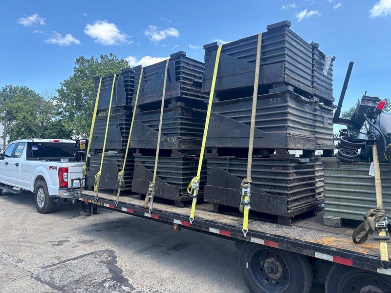 DROP BOTTOM CORRUGATED PARTS BINS / HOPPERS: YOBRO #25888