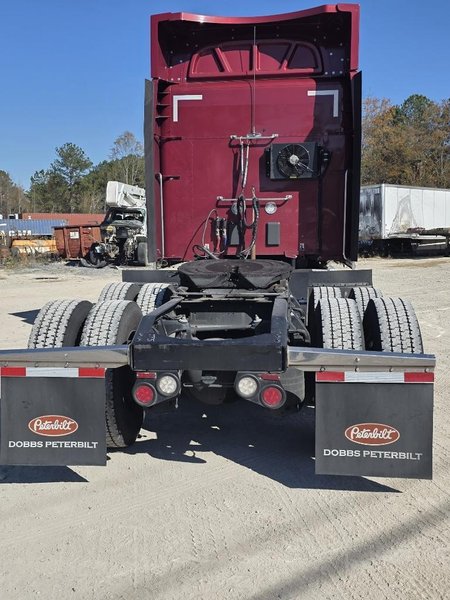 PETERBILT 567 - Trucks