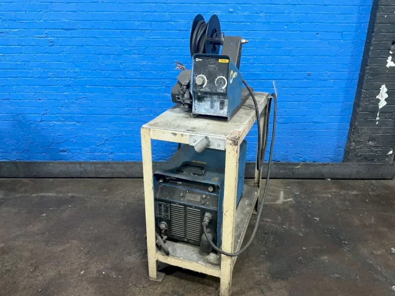 Miller  450 A  Welder  - Invision 456mp