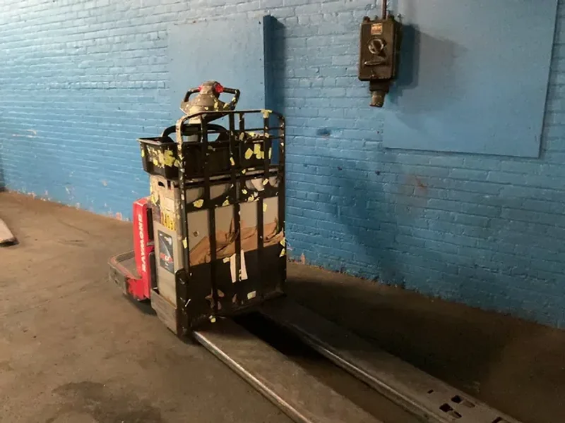Raymond  8000 Lbs  Electric Pallet Jack  - 8410