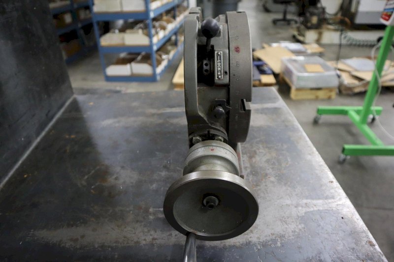 Troyke U9 9" Manual Rotary Table, with 4 T-Slots, Lock Lever, Graduated Feed Dial- Auction Item