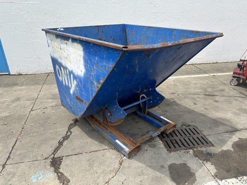 2 CUBIC YARD VESTIL DUMPING HOPPER: STOCK #78223